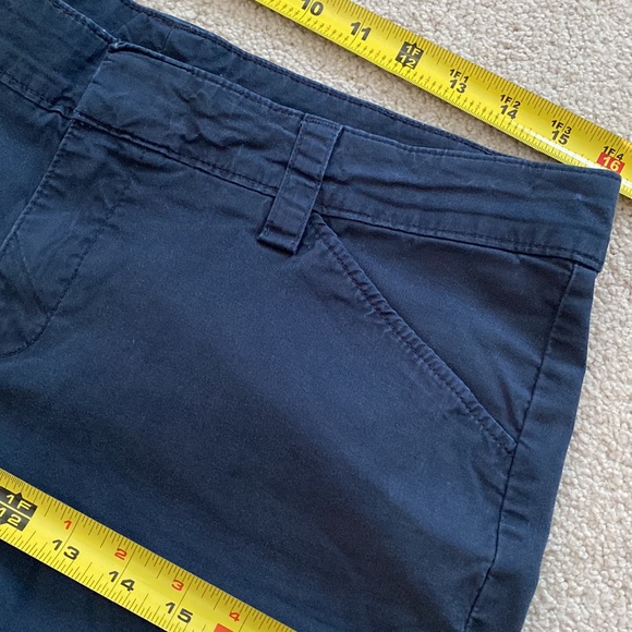 Navy blue Bermuda shorts. Size 10/12. See measurements. - Picture 7 of 16
